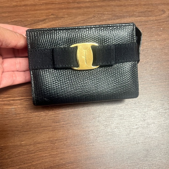 Ferragamo Vera Ribbon Small Pouch - Picture 2 of 10